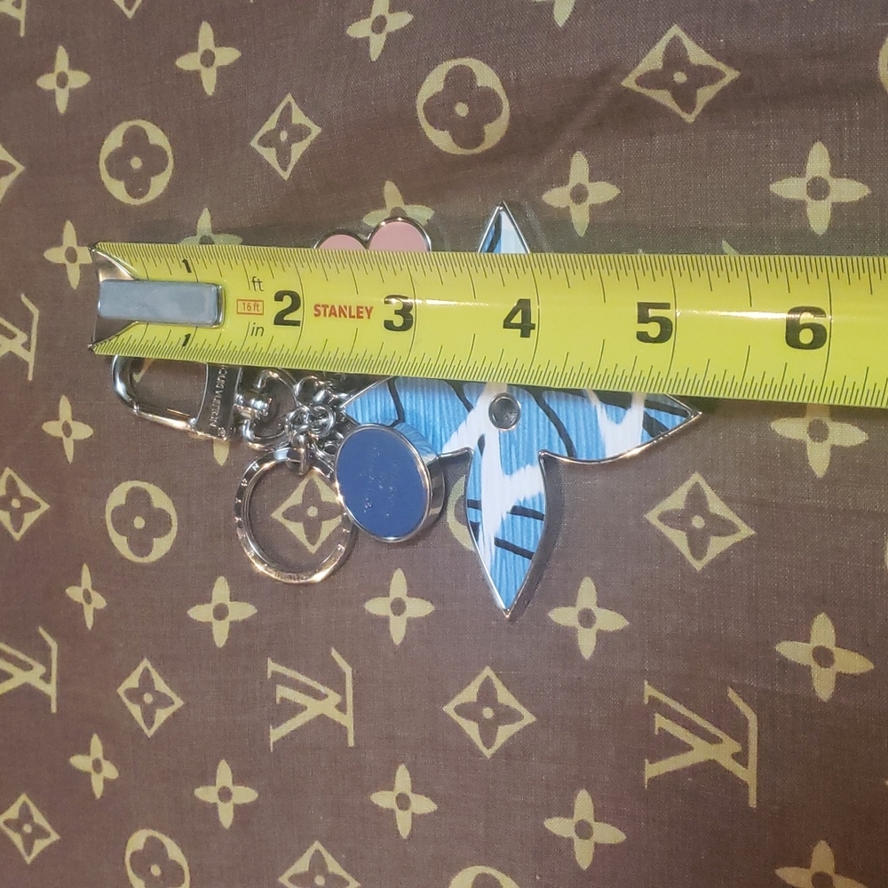 LV ACCESSORIES - Picture 12 of 12